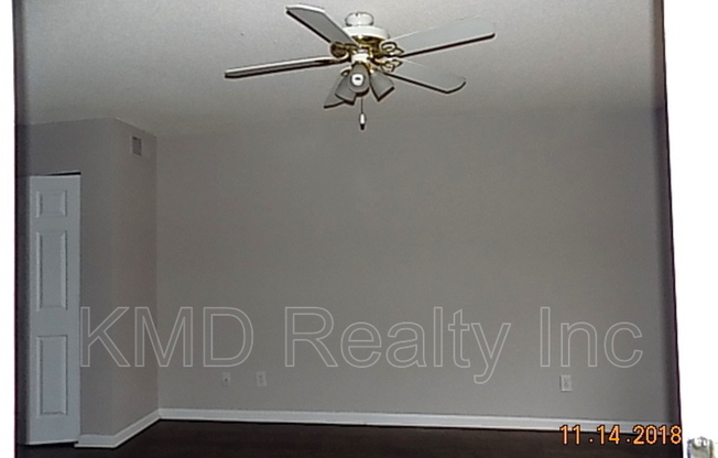 3 beds, 2 baths, $1,650