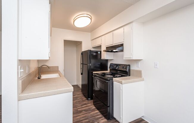1 bed, 1 bath, 660 sqft, $1,380, Unit 72