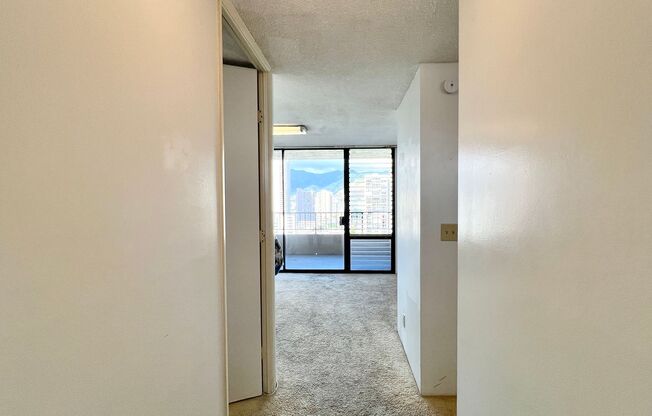 2 beds, 1 bath, $2,600, Unit # 1903