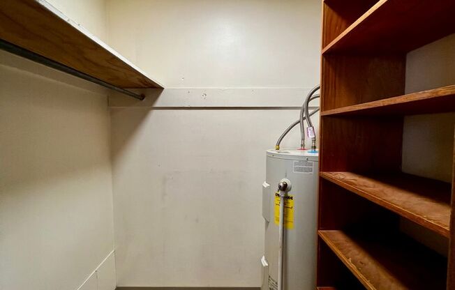 1 bed, 1 bath, 600 sqft, $960, Unit J-1