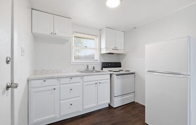 1 bed, 1 bath, 300 sqft, $800, Unit 1109 N Scott Avenue #7