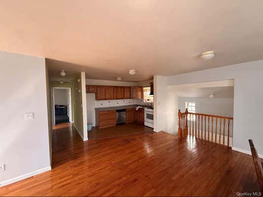 209 19 WHITEHALL TER