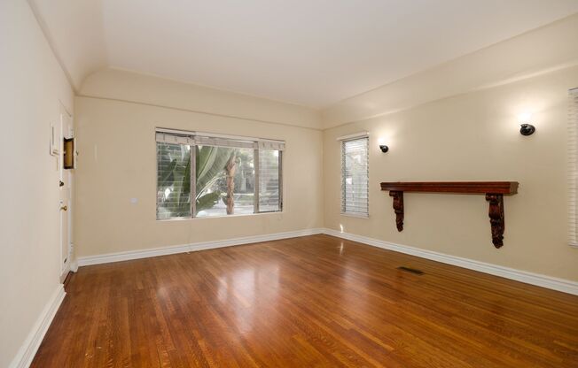 152 North Arnaz Drive, LLC