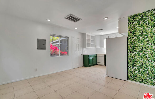 3379 CANTON LN