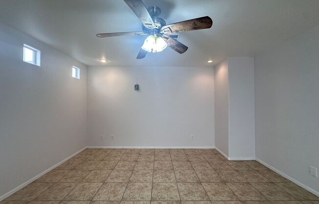 3 bed house with new laminate flooring and fresh paint!
