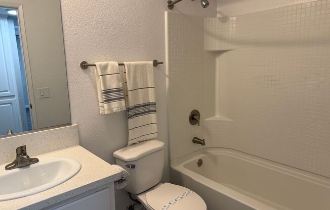 2 beds, 2 baths, 919 sqft, $2,640, Unit G10