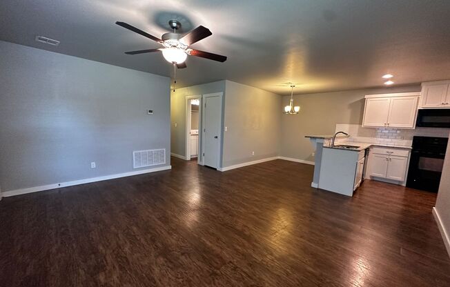 3 beds, 2 baths, $1,425