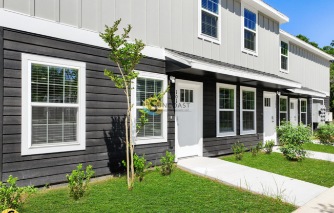 3821 SW 43 CT