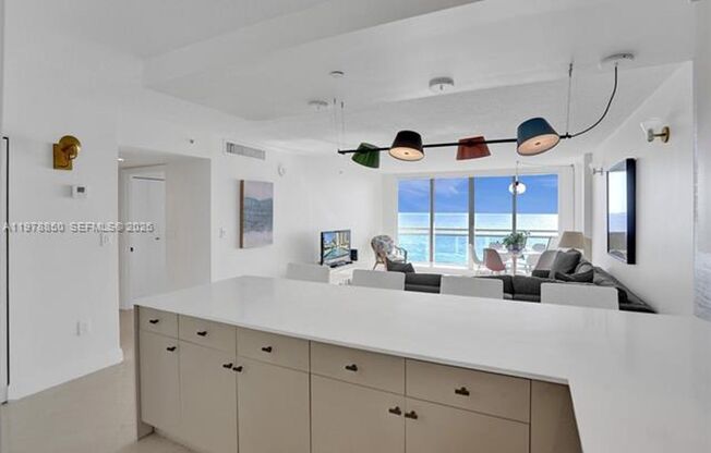 2 beds, 2 baths, 1,276 sqft, $5,200, Unit 6917 Collins Ave # 915