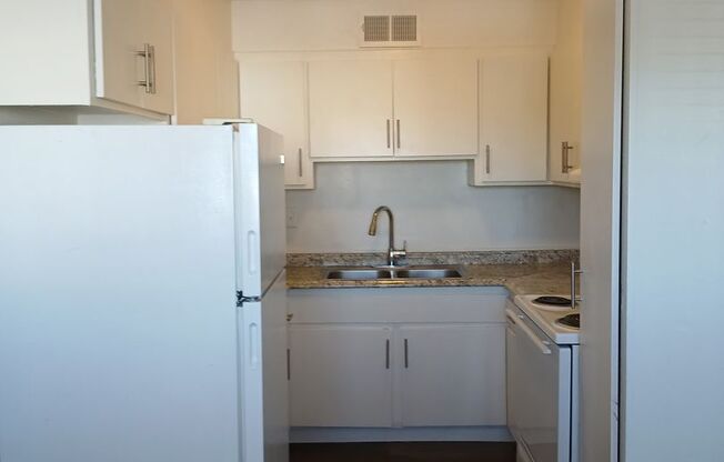Fully Renovated Modern 2-Bedroom Apartments in Downtown Las Vegas!