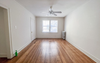 4905 North Glenwood Ave.