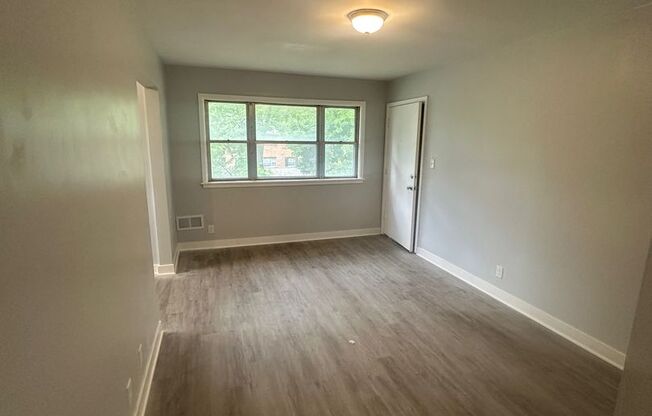 7230 W Lakefield