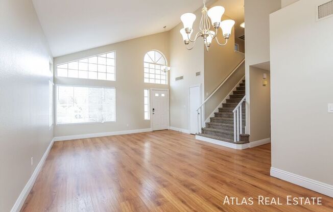 1233 RED HOLW DR