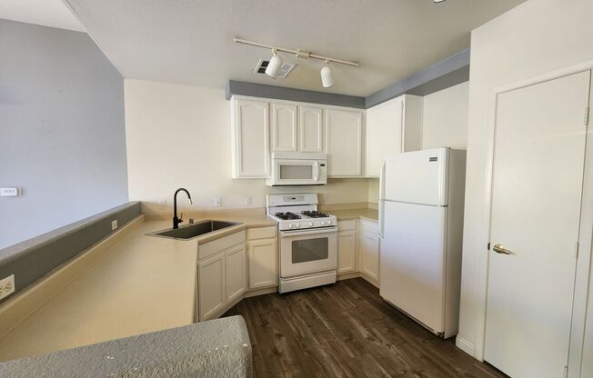 2 beds, 2 baths, $1,500, Unit # 271