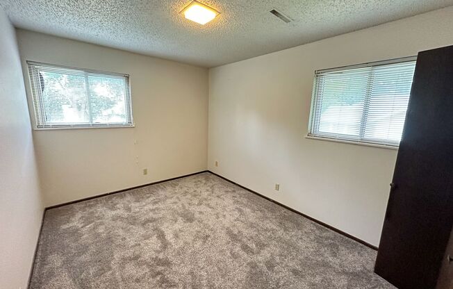 3 beds, 1 bath, $1,080