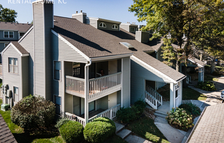8809 W 106th Ter