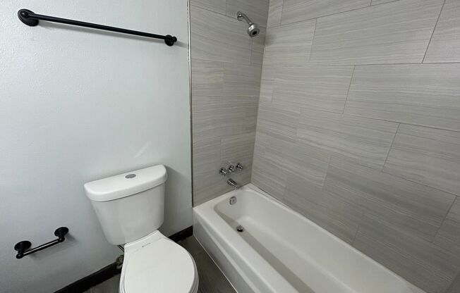 1 bed, 1 bath, $995, Unit 318