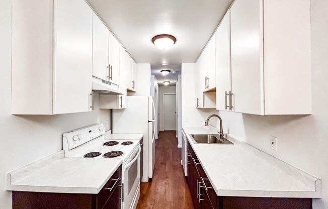 2 beds, 1 bath, 900 sqft, $1,325, Unit 301