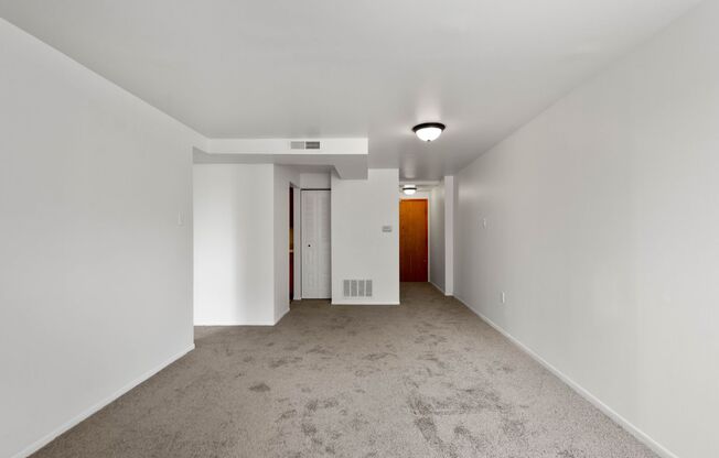 1 bed, 1 bath, 700 sqft, $849, Unit #106