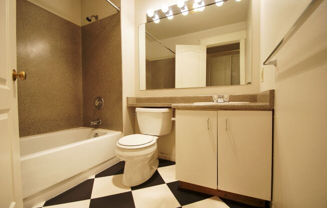 Studio, 1 bath, 423 sqft, $1,195, Unit 104