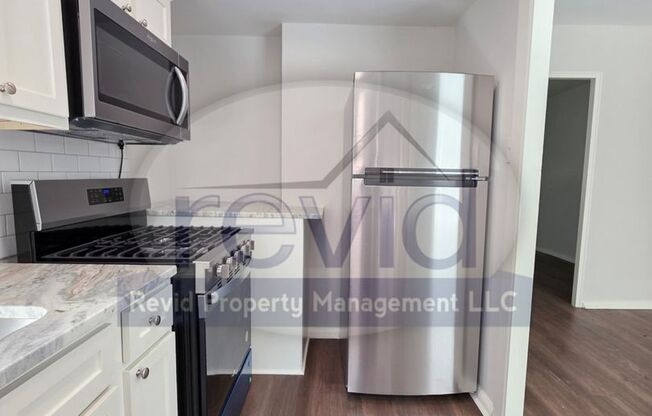 2 beds, 1 bath, 752 sqft, $995, Unit 1301-4