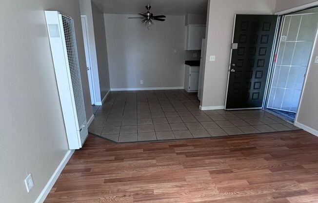 1 bed, 1 bath, 704 sqft, $1,345, Unit 32