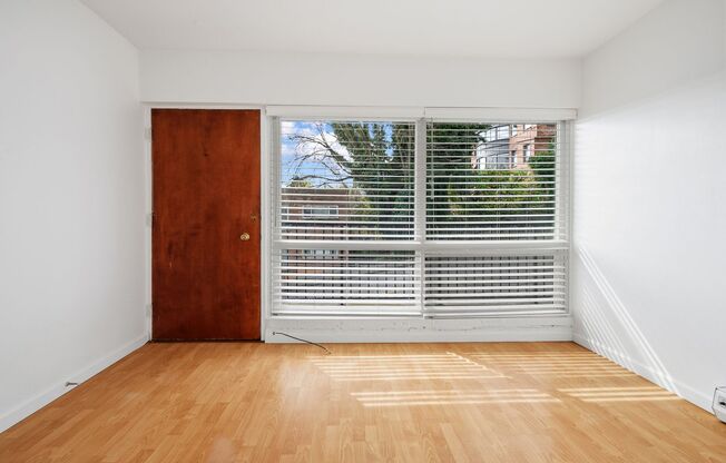 Studio, 1 bath, 355 sqft, $1,325, Unit 311