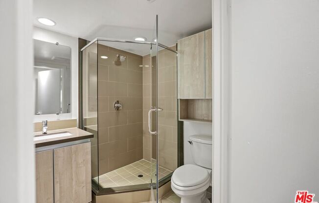 11811 DARLINGTON AVE