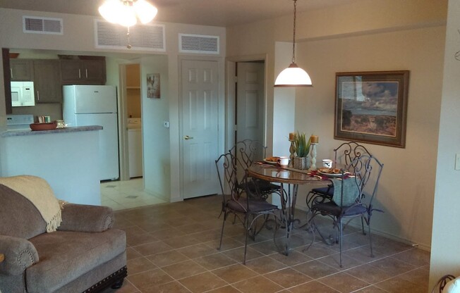 2 beds, 2 baths, 987 sqft, $1,460, Unit 2102