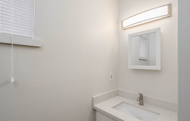 Studio, 1 bath, 180 sqft, $950, Unit Unit A306
