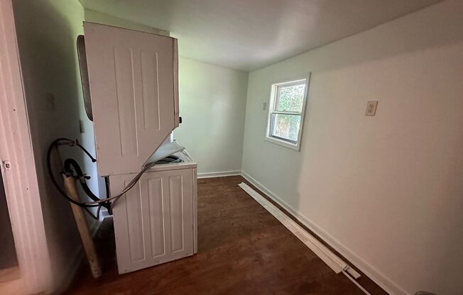 2 beds, 1 bath, $725