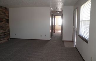 2 beds, 1 bath, 975 sqft, $850, Unit D