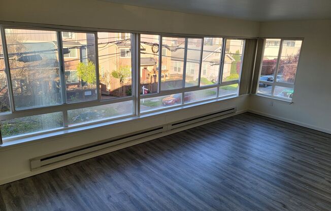 2 beds, 1 bath, 859 sqft, $2,795, Unit C-302