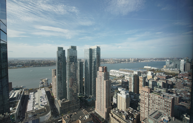 555 10th Ave 20D