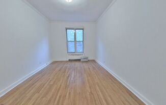 2 beds, 1 bath, $5,250, Unit 5A