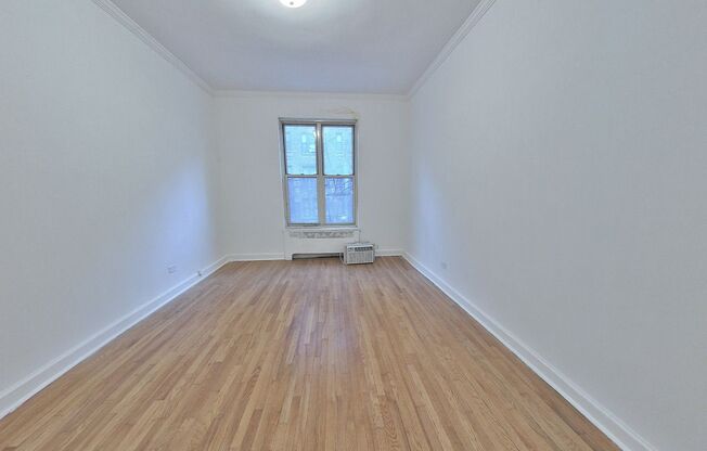 2 beds, 1 bath, $5,250, Unit 5A