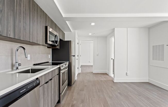2 beds, 1 bath, 603 sqft, $1,835, Unit 5930-201