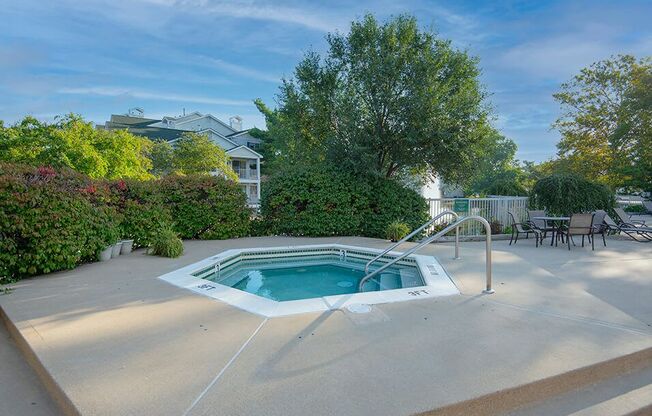 outdoor spa at Drakes Pond Apartment