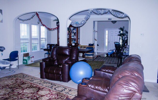 153 HOLLINGER WAY