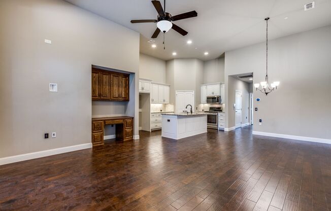 Best LOCATION in Prosper Villas! Nice walk to all amenities.