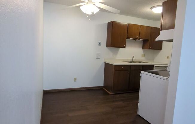 1 bed, 1 bath, 580 sqft, $875, Unit 1034-054