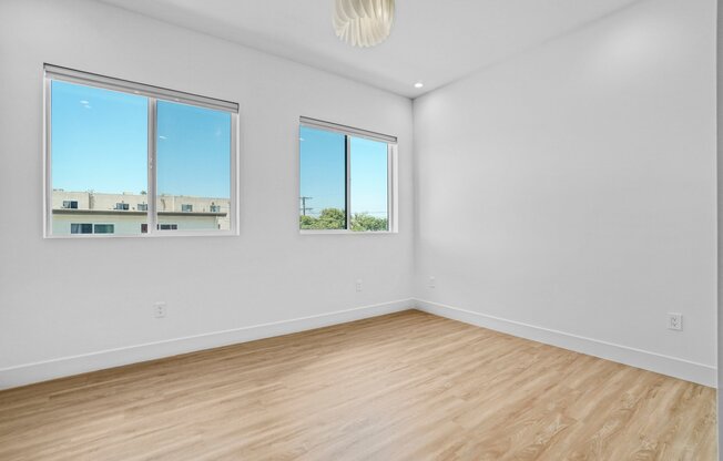 4800 4802 S SLAUSON