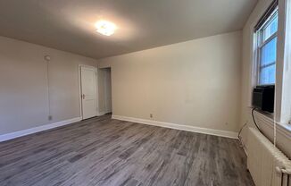 4585 MacArthur Blvd NW