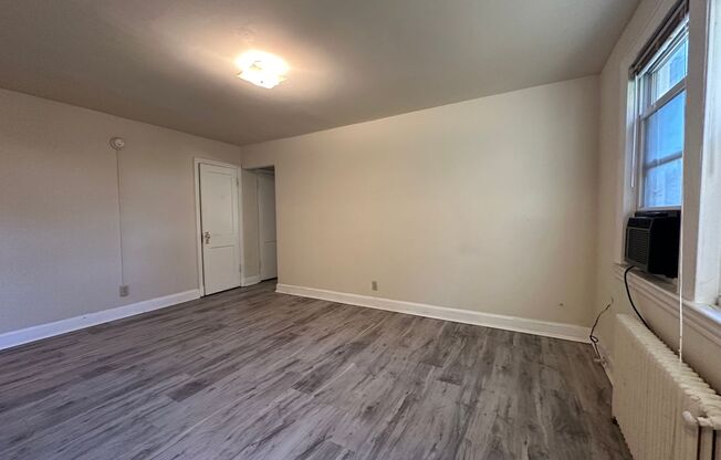 4585 MacArthur Blvd NW