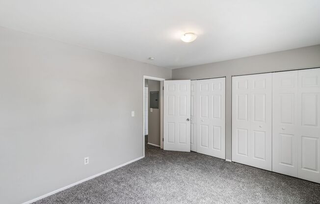 2 beds, 1 bath, 938 sqft, $1,400, Unit 21880 Coolidge - 203