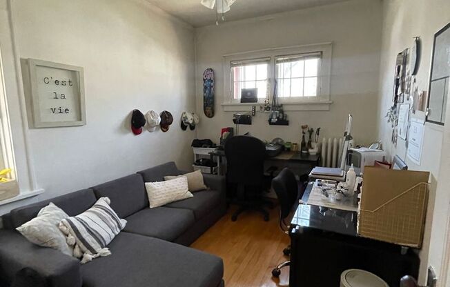 2 beds, 1 bath, 1,100 sqft, $1,350, Unit 4