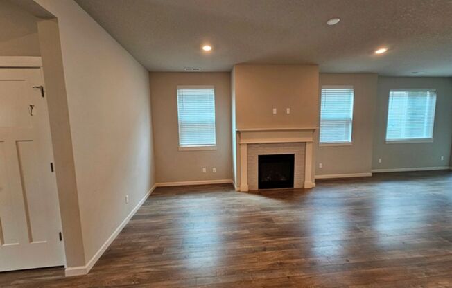 5Bd/3Ba Two Story House - For viewing!