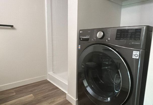 Studio, 1 bath, 275 sqft, $1,155, Unit 102 **