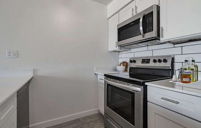 Studio, 1 bath, 452 sqft, $925, Unit 2071