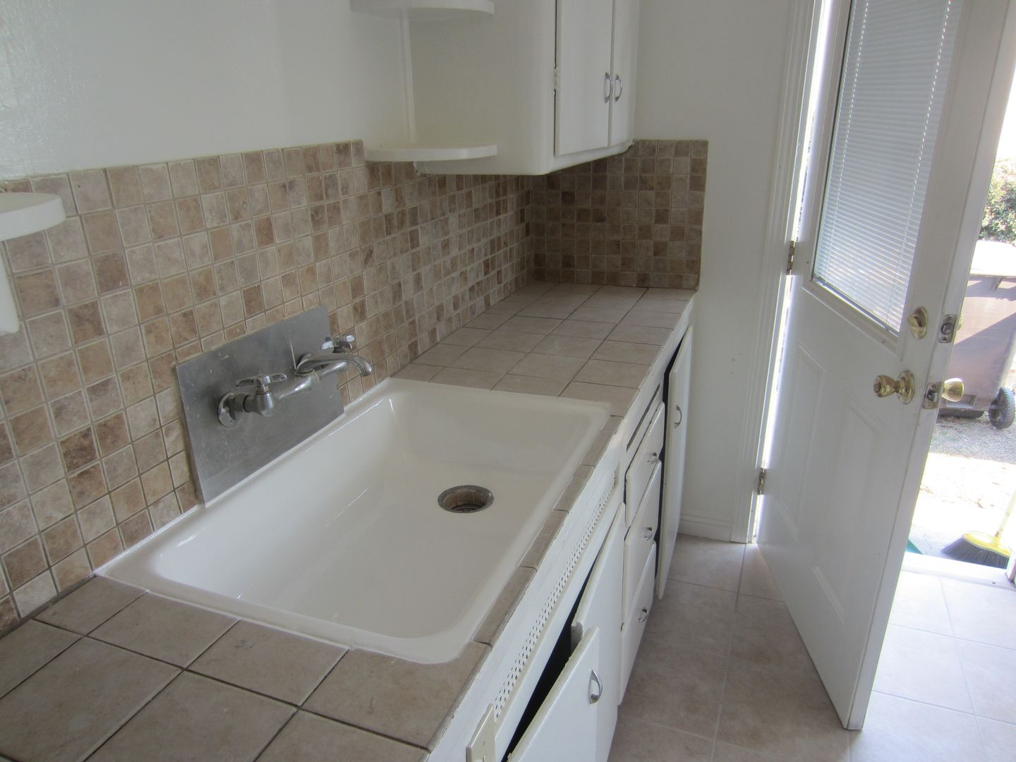1319-1325 E Phillips St (RR)